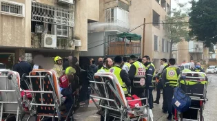 שריפה בבניין מגורים בבני ברק: תינוק נפגע קשה מכוויות