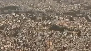 מומבאי ממעוף הציפור: הצפיפות והניגודיות של המטרופולין ההודי