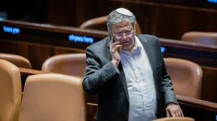 בצל הדרמה: חוק הרווחים הכלואים עבר בכנסת ברוב דחוק