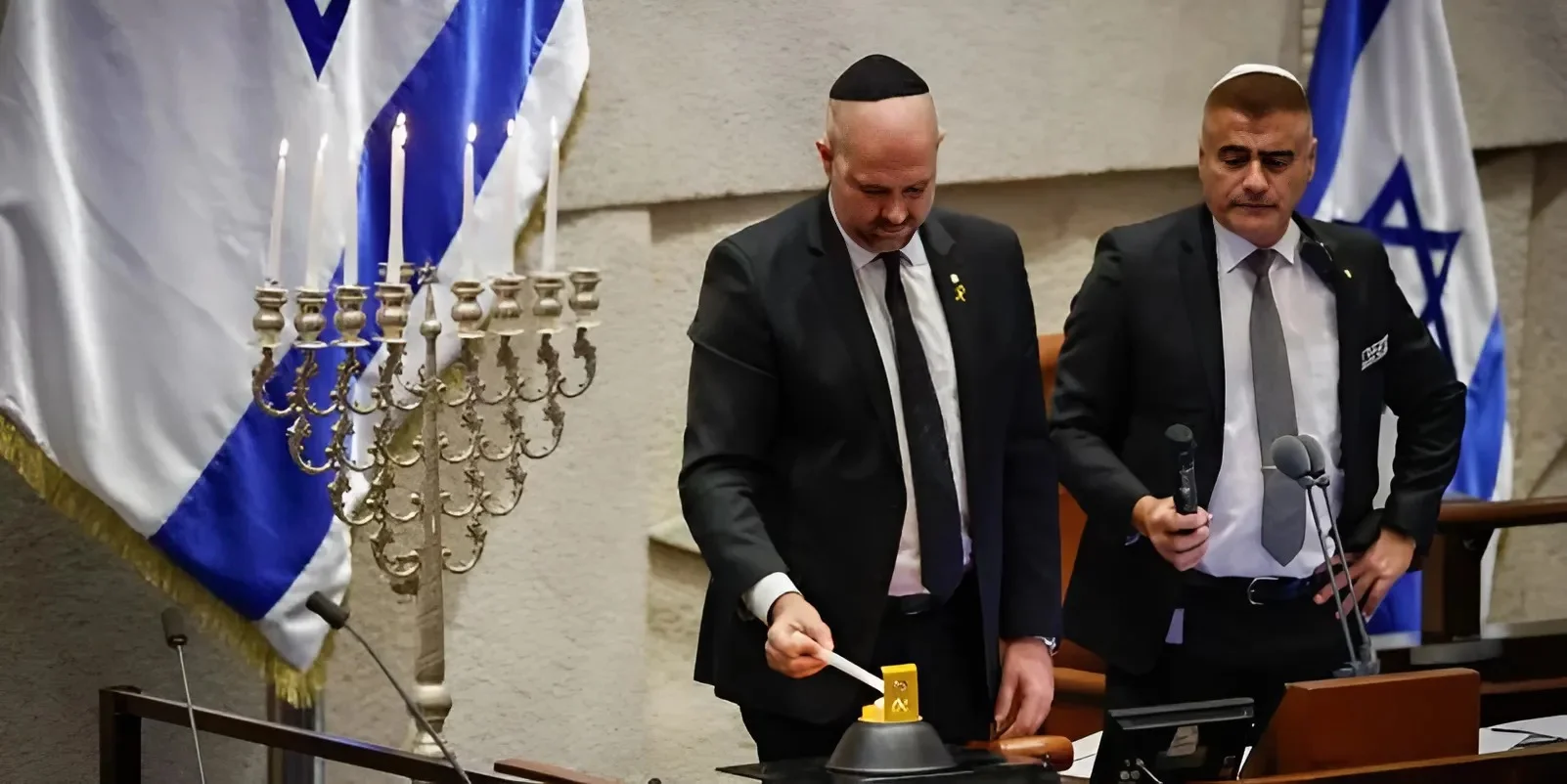 טקס הדלקת נר חנוכה בכנסת טקס הדלקת נר חנוכה בכנסת