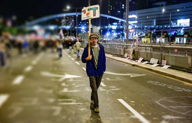 הדרישות המנוגדות מסבכות את המו"מ לשחרור החטופים הדרישות המנוגדות מסבכות את המו"מ לשחרור החטופים