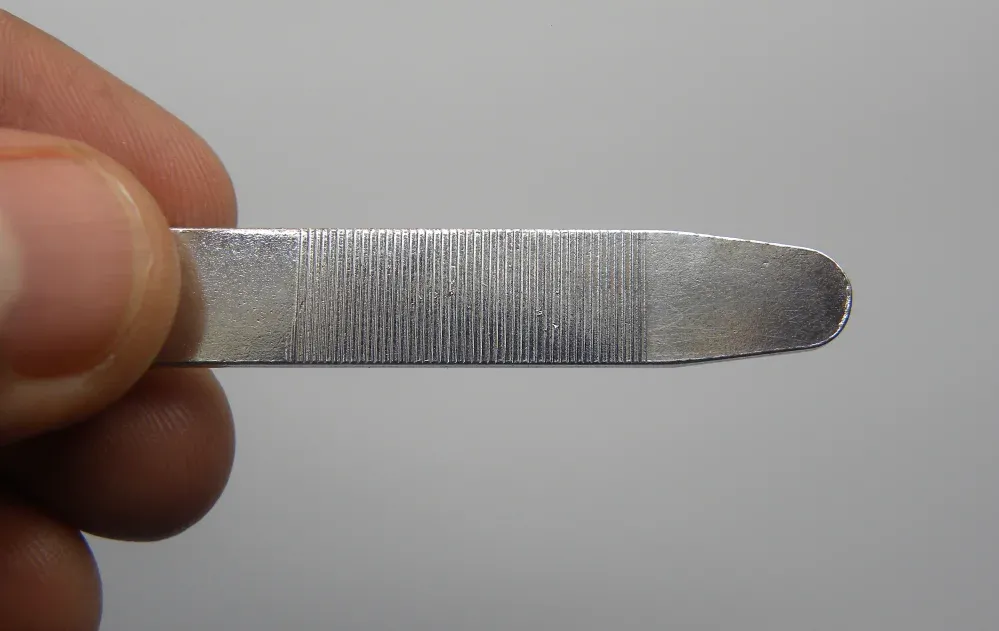 סכנה לעובר בהשלכת שיירי ציפורניים. אז מה לגבי שיוף ציפורניים?