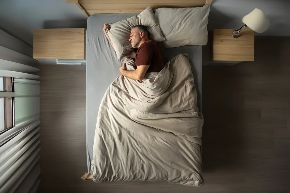 מה קורה לגופכם כשאתם ישנים שבע שעות בלילה?