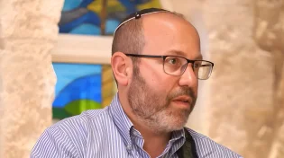 אבי החטוף נגד המחאות: 'העצרות רק העלו את המחיר והעיכוב'
