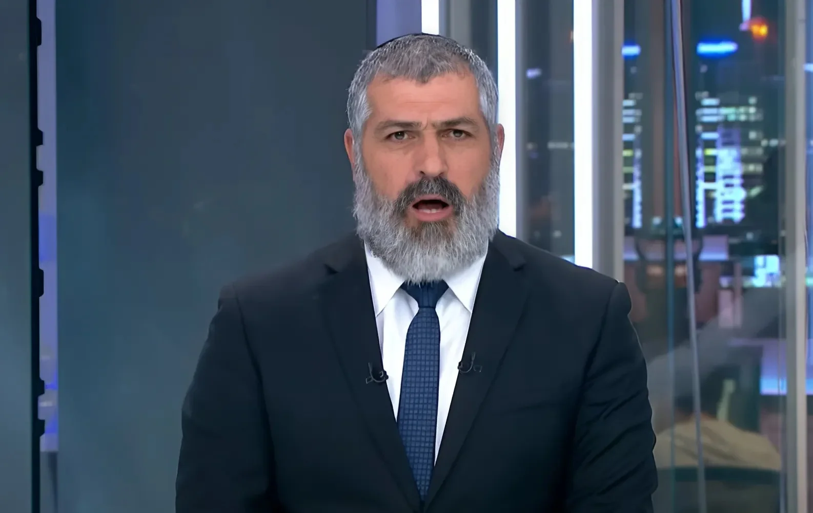 צבי יחזקאלי: "רק עניין של זמן עד שייצאו נוחב'ות מיהודה ושומרון" צבי יחזקאלי: "רק עניין של זמן עד שייצאו נוחב'ות מיהודה ושומרון"