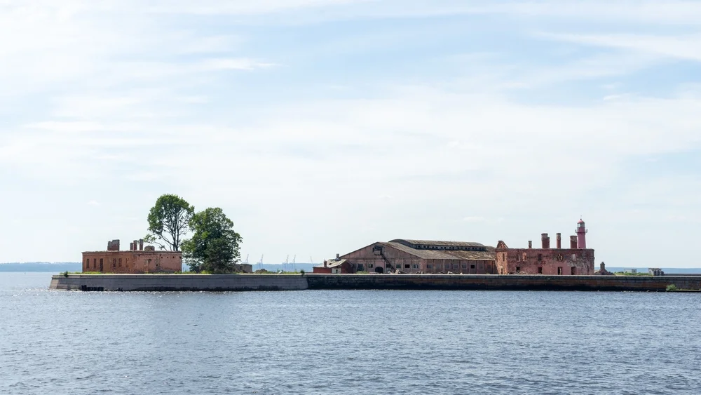 רוסיה: עיר שלמה נבנתה על הים - וננטשה רוסיה: עיר שלמה נבנתה על הים - וננטשה