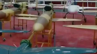 נערכים לטראמפ: איראן הציגה 1,000 מל"טים חדשים