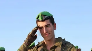 המסר של האב השכול: "לפני שהילדים שלכם יוצאים מהבית - שימו להם יד על הראש ותתפללו" 