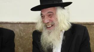 אוצר של חסד: קופסת האבדות המופלאה של הגר"א דויטש זצ"ל