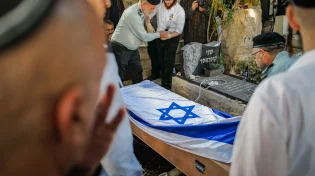 בצד השמחה: ישראל נערכת לקבורת חטופים שיוחזרו כגופות