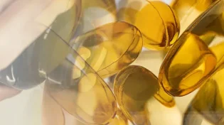 ויטמינים: האם אתם באמת זקוקים לכל התוספים שאתם נוטלים?