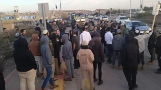 מתנגדי העסקה קוראים: "הסינוואר הבא בדרך הביתה" 