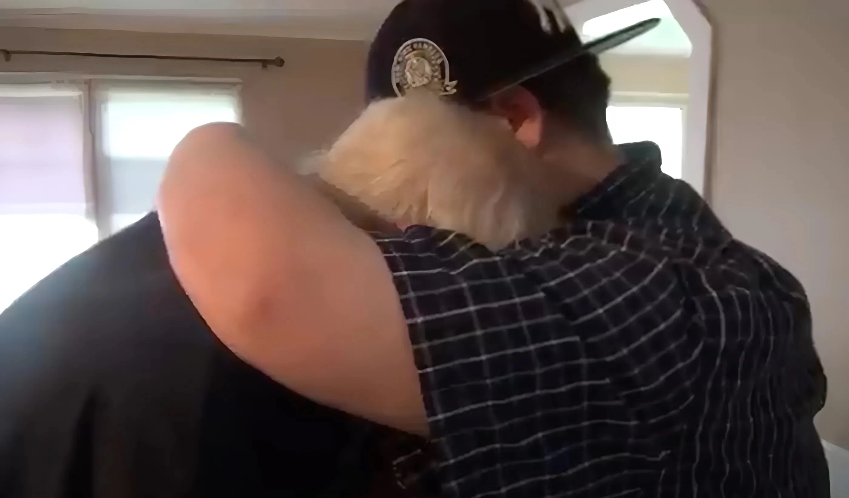 אב עזר לבנו במציאת בית - מבלי לדעת שזה בשבילו 