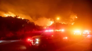 לוס אנג'לס משתוללת: שריפת ענק נוספת אילצה 31,000 תושבים להתפנות
