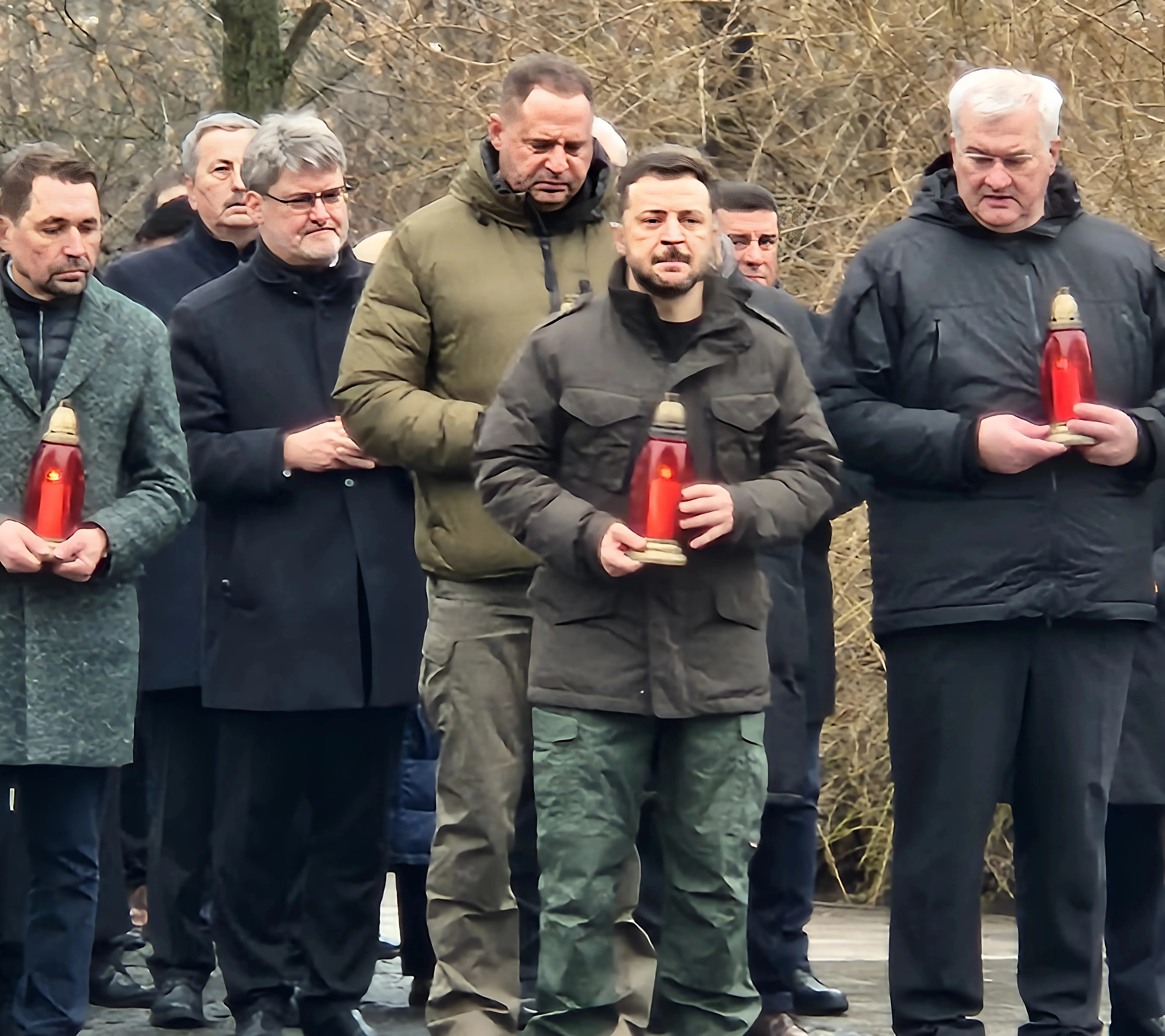 זלנסקי בטקס במלאת 80 שנה לשחרור אושוויץ: "להנחיל את זיכרון השואה לדור הצעיר" זלנסקי בטקס במלאת 80 שנה לשחרור אושוויץ: "להנחיל את זיכרון השואה לדור הצעיר"