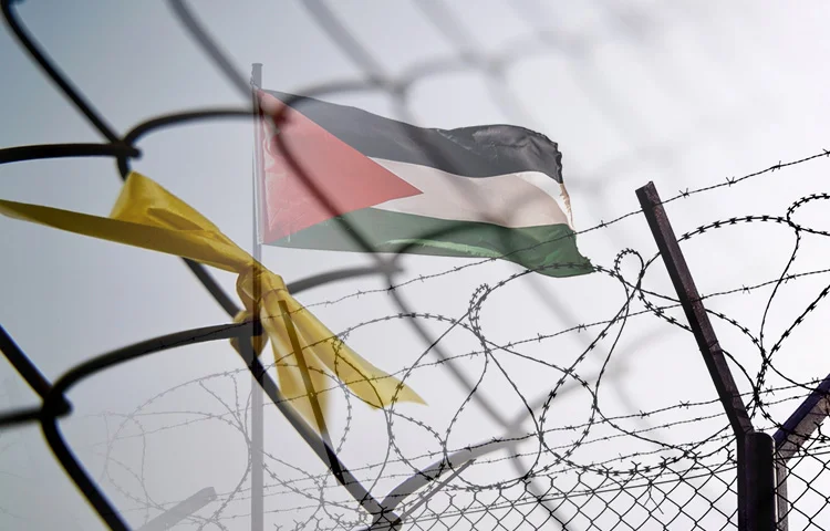 משבר בעסקת השבויים: חמאס מפר התחייבויות ומעכב שחרור חטופה