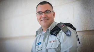 תומך חיזבאללה איים על צה"ל, דובר צה"ל השיב בלעג