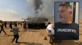 "הלב נשבר לי על הפגיעה": אבי החטופה ששוחררה מתנצל בדמעות