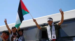 לאחר עיכוב של שלוש שעות: ישראל שחררה את המחבלים בעסקה