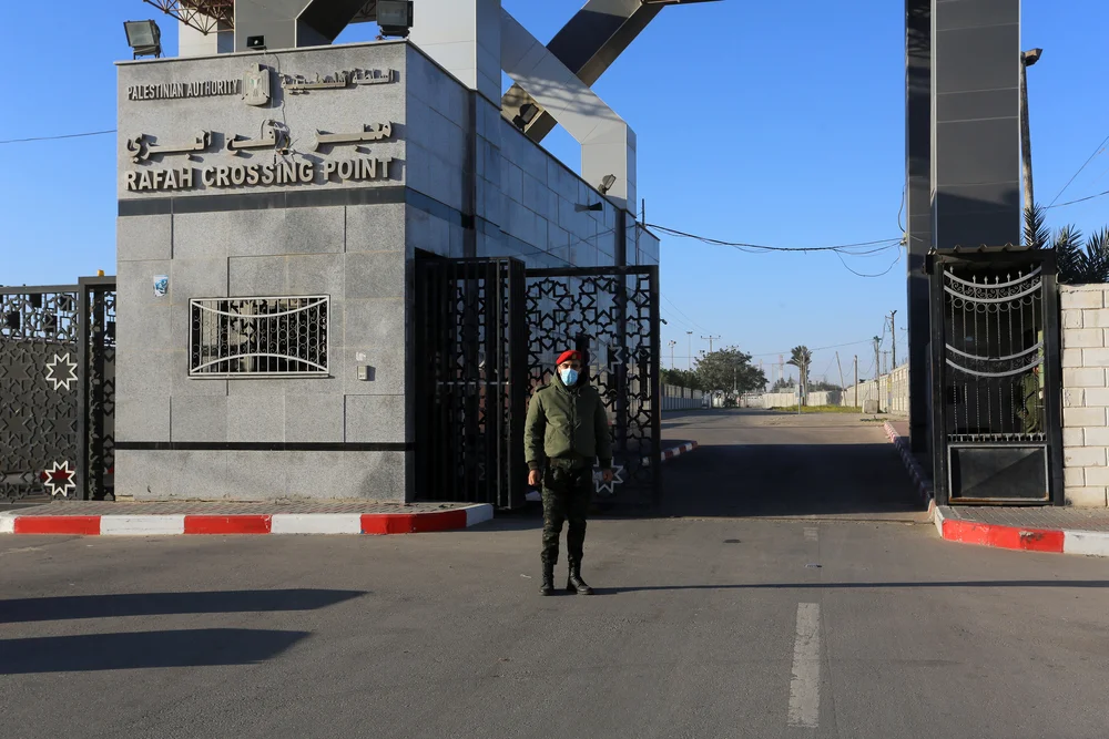 למרות ההכחשות: הרשות הפלסטינית מנהלת את מעבר רפיח למרות ההכחשות: הרשות הפלסטינית מנהלת את מעבר רפיח