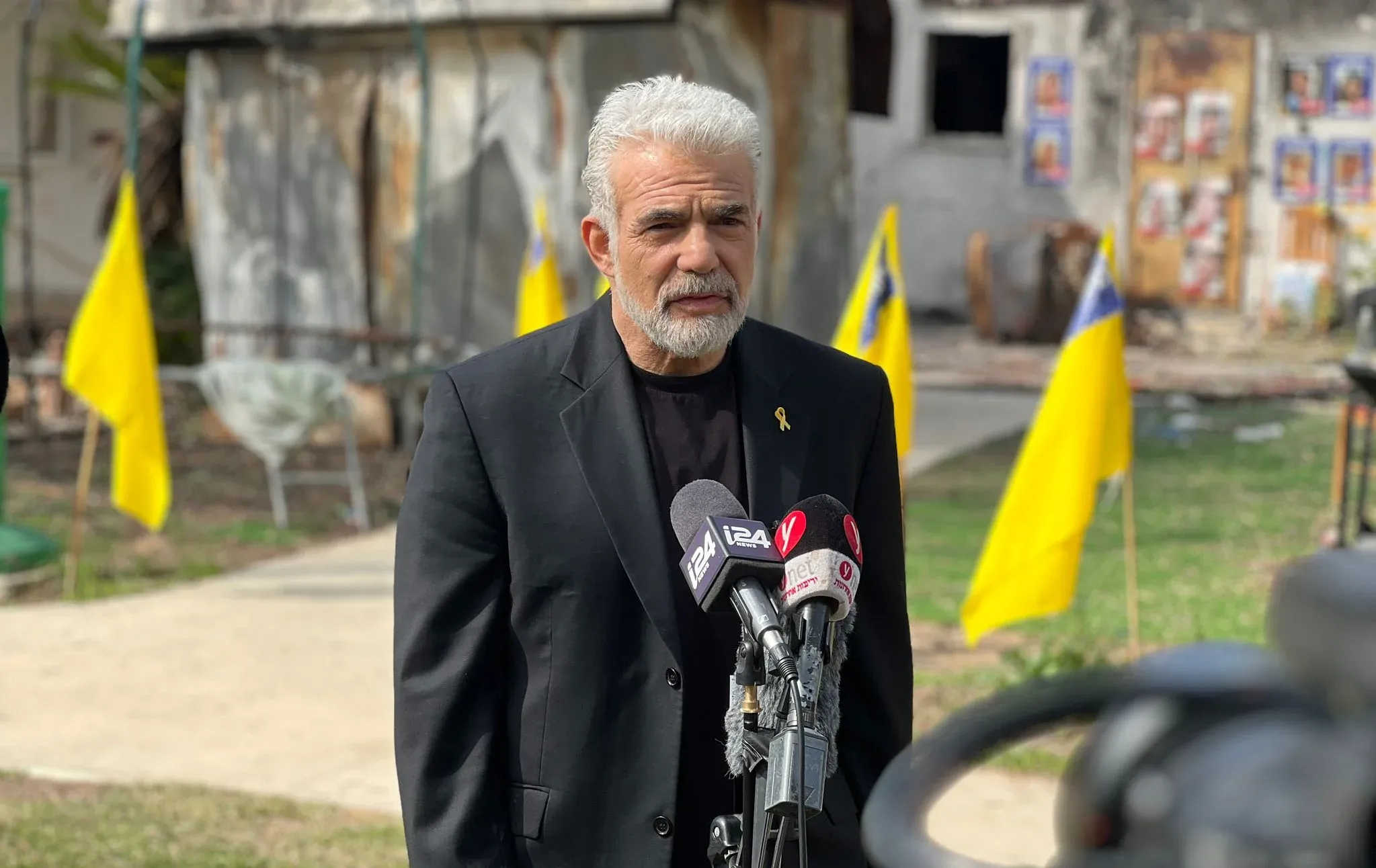 לפיד מתחייב: "אין מכשול פוליטי להמשיך את השבת החטופים" לפיד מתחייב: "אין מכשול פוליטי להמשיך את השבת החטופים"