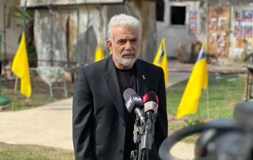 לפיד מתחייב: "אין מכשול פוליטי להמשיך את השבת החטופים" לפיד מתחייב: "אין מכשול פוליטי להמשיך את השבת החטופים"