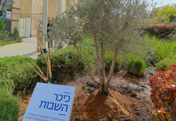 חמש התצפיתניות שוחררו מביה"ח, וגרמו לכולם לדמוע חמש התצפיתניות שוחררו מביה"ח, וגרמו לכולם לדמוע