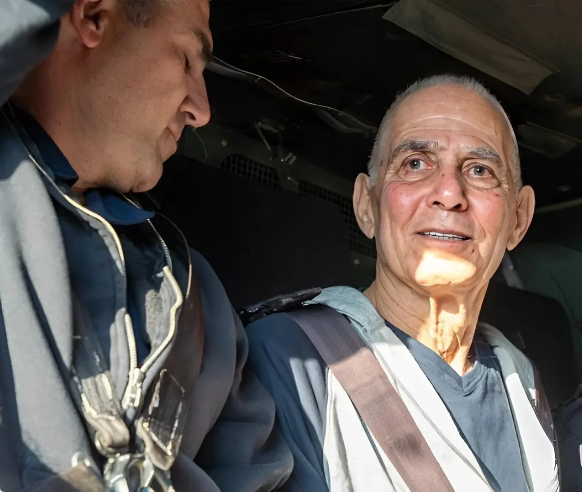 שבוע לאחר חזרתו מהשבי: גדי מוזס השתחרר מבית החולים איכילוב שבוע לאחר חזרתו מהשבי: גדי מוזס השתחרר מבית החולים איכילוב