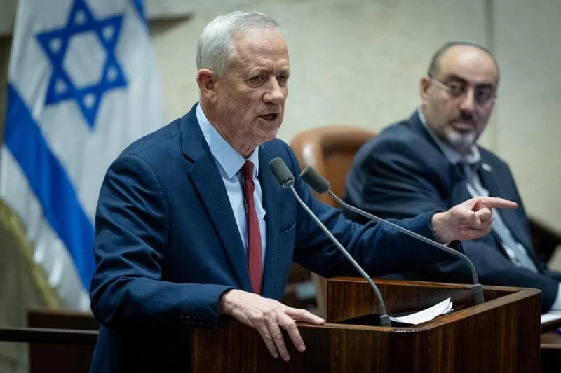 גנץ קורא: "מרחב החיץ צריך להיות שטח השמדה" גנץ קורא: "מרחב החיץ צריך להיות שטח השמדה"