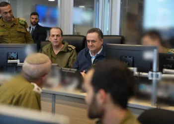 שר הביטחון מאיים: "אם החטופים לא ישוחררו עד שבת - חמאס יחווה גיהינום"