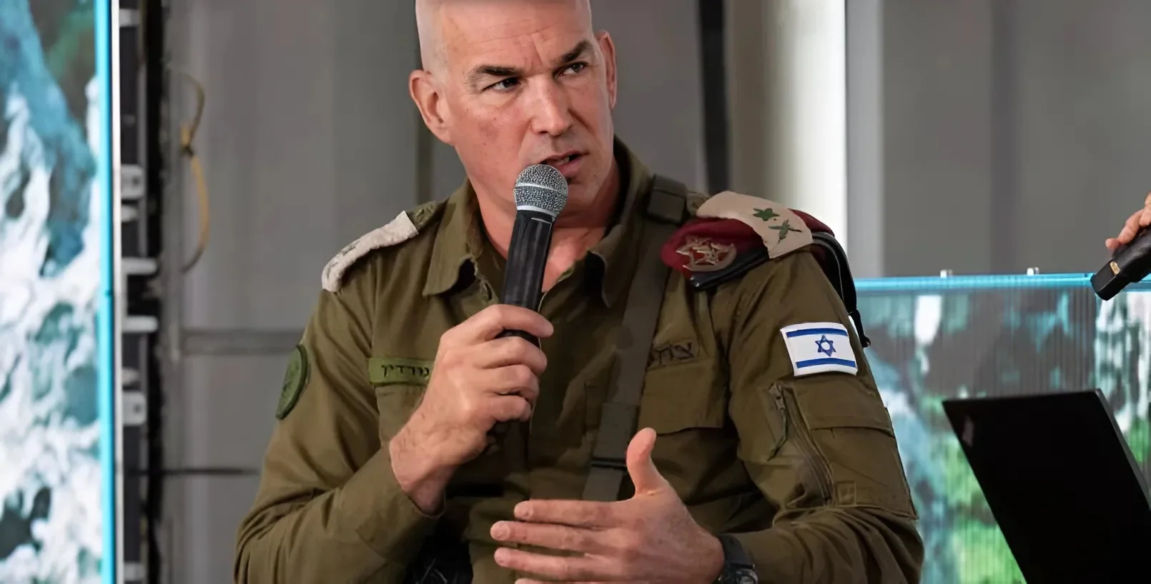 מפקד פיקוד הצפון: "חיזבאללה איבד את הנהגתו - והם מפחדים להראות את זה" מפקד פיקוד הצפון: "חיזבאללה איבד את הנהגתו - והם מפחדים להראות את זה"