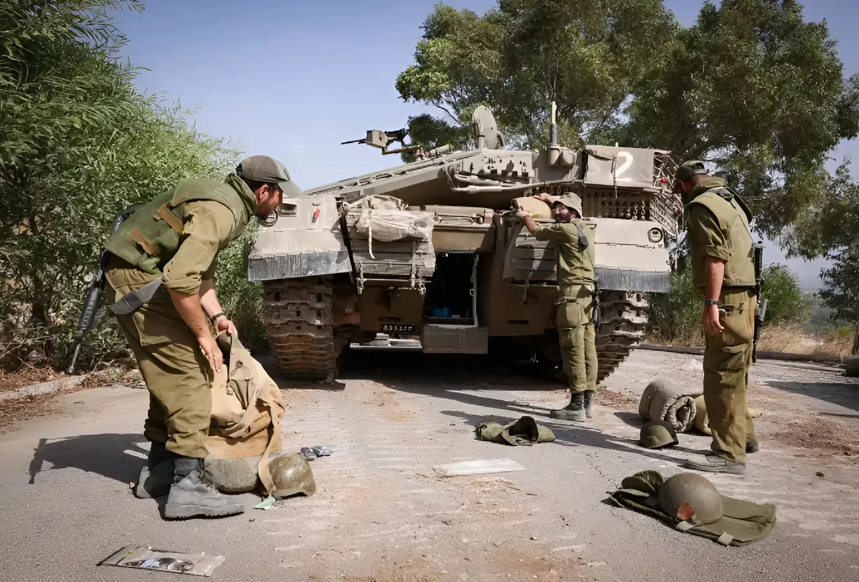 צבא לבנון נכנס לכפרים שצה"ל פינה – והתושבים בהלם מההרס צבא לבנון נכנס לכפרים שצה"ל פינה – והתושבים בהלם מההרס