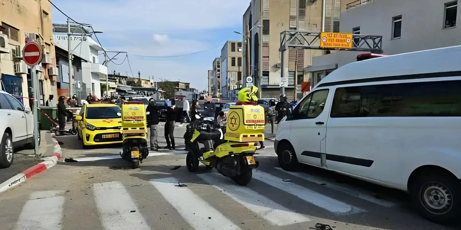 אופנוע התפוצץ על גרר באמצע תל אביב – הולך רגל נפצע מכוויות