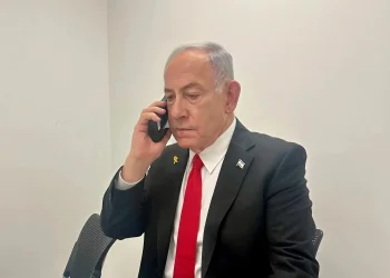 בצל הדרמה הביטחונית והחטופים: נתניהו חוזר לדוכן העדים 