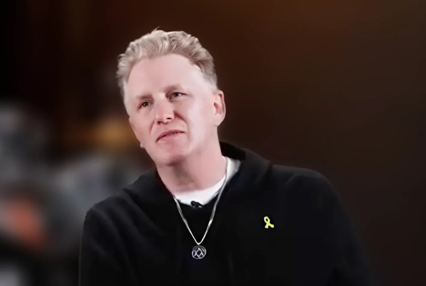 "די לשתוק!" – הכוכב היהודי בהתקפה חסרת תקדים על חמאס אחרי האסון של משפחת ביבס