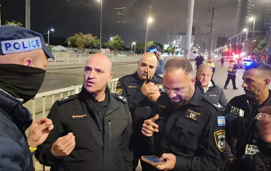 חשש למטעני תופת נוספים: התחבורה הציבורית נעצרה בעקבות הפיצוצים חשש למטעני תופת נוספים: התחבורה הציבורית נעצרה בעקבות הפיצוצים