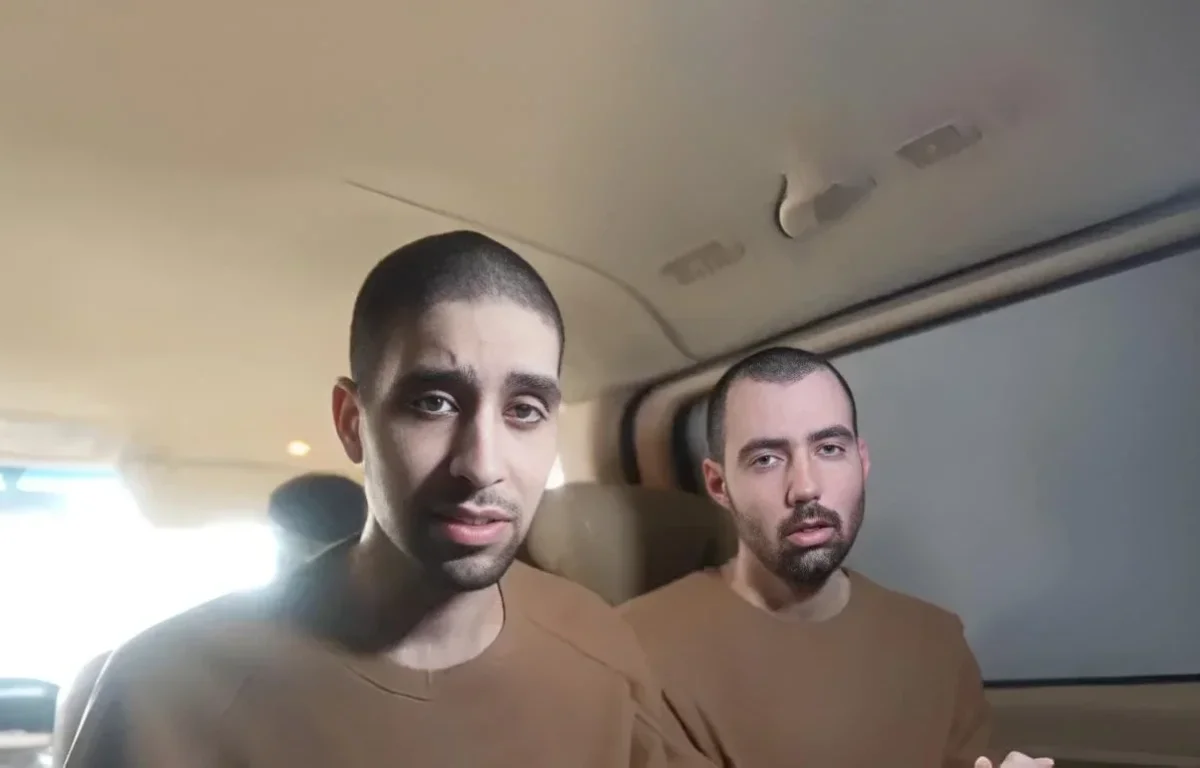 חמאס מנצל את החטופים: צפו בשחרור חבריהם &ndash; אך נותרו בשבי