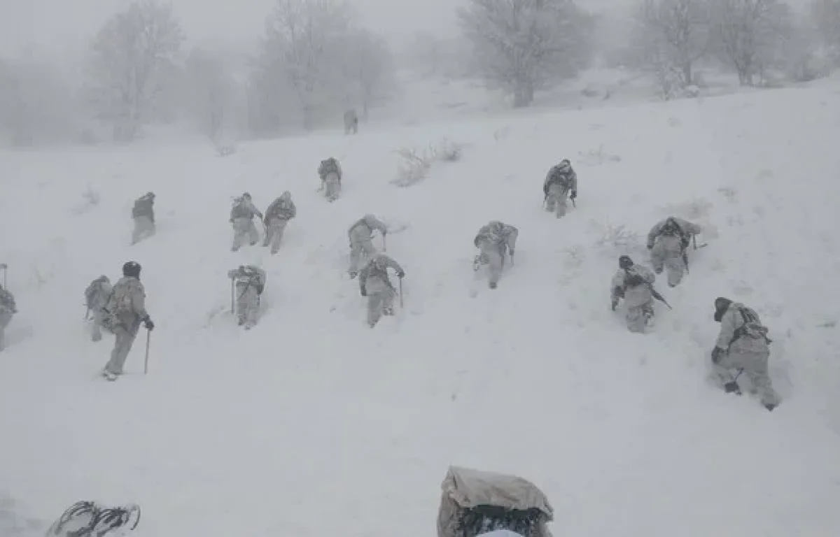 חורף סוער בחרמון הסורי: כך "הלוחמים הלבנים" של צה"ל מתמודדים עם הסופה חורף סוער בחרמון הסורי: כך "הלוחמים הלבנים" של צה"ל מתמודדים עם הסופה