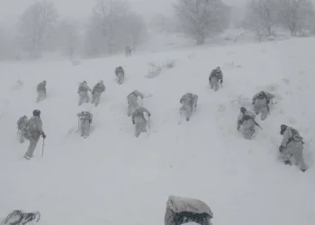 חורף סוער בחרמון הסורי: כך "הלוחמים הלבנים" של צה"ל מתמודדים עם הסופה חורף סוער בחרמון הסורי: כך "הלוחמים הלבנים" של צה"ל מתמודדים עם הסופה