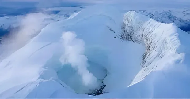 הר הגעש מתעורר אחרי 5,000 שנה? סימנים מדאיגים באלסקה