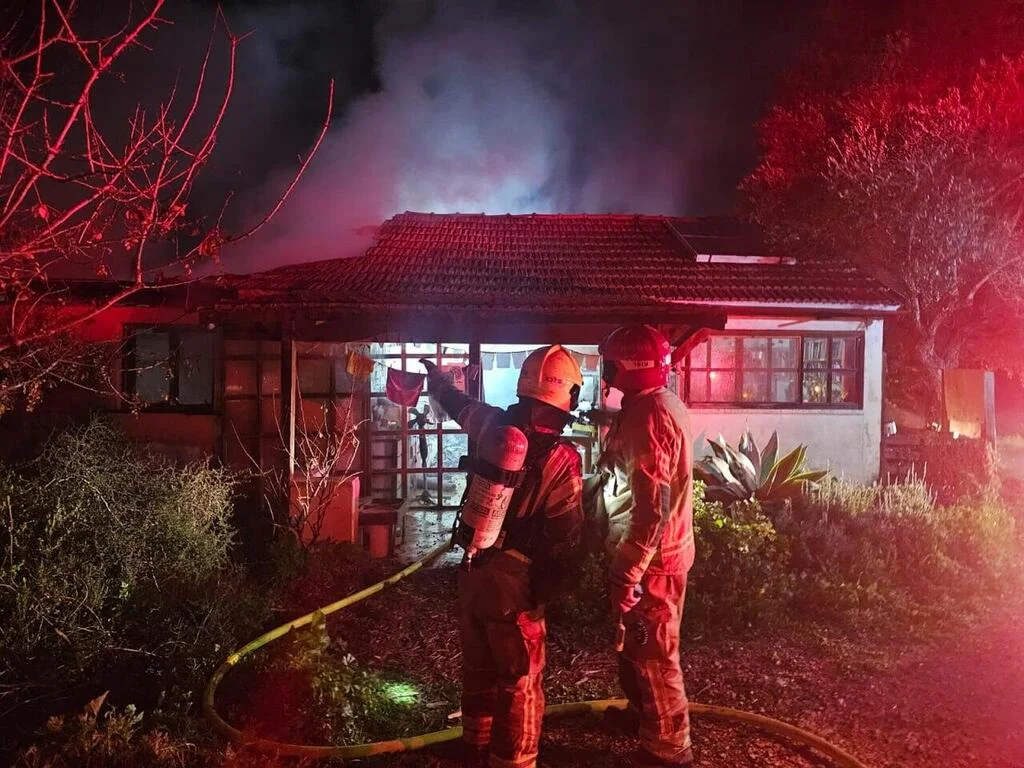 טרגדיה בגליל: קשיש נספה בשריפה בביתו בעקבות תנור חימום