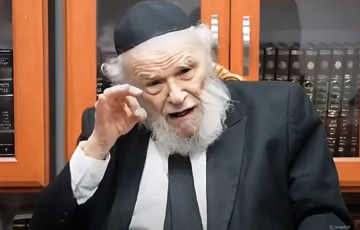 העתירו בתפילה: "חל שיפור במצבו של מרן ראש הישיבה, עדיין זקוקים לרחמי שמיים"