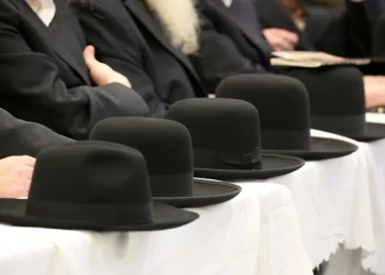 הרב שך: "לא כך בונים ישיבה"