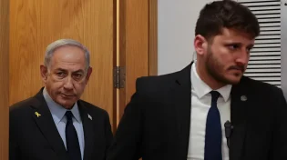 מעטפה מסתורית ודרמה באולם: יום נוסף של עדויות במשפט נתניהו