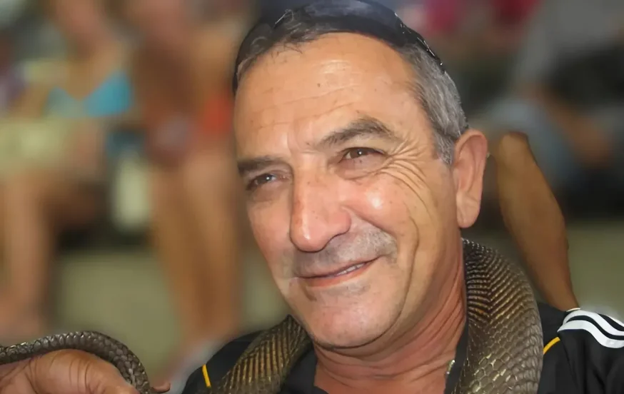 "חוזר לניר עוז – אבל לא כפי שקיווינו": אלפים ליוו למנוחות את איציק אלגרט הי"ד "חוזר לניר עוז – אבל לא כפי שקיווינו": אלפים ליוו למנוחות את איציק אלגרט הי"ד