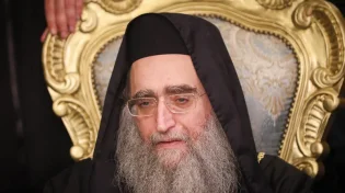 הרב פינטו חושף: הטעות של אנשים בתפילה - וזה עלול לפגוע באמונה שלך