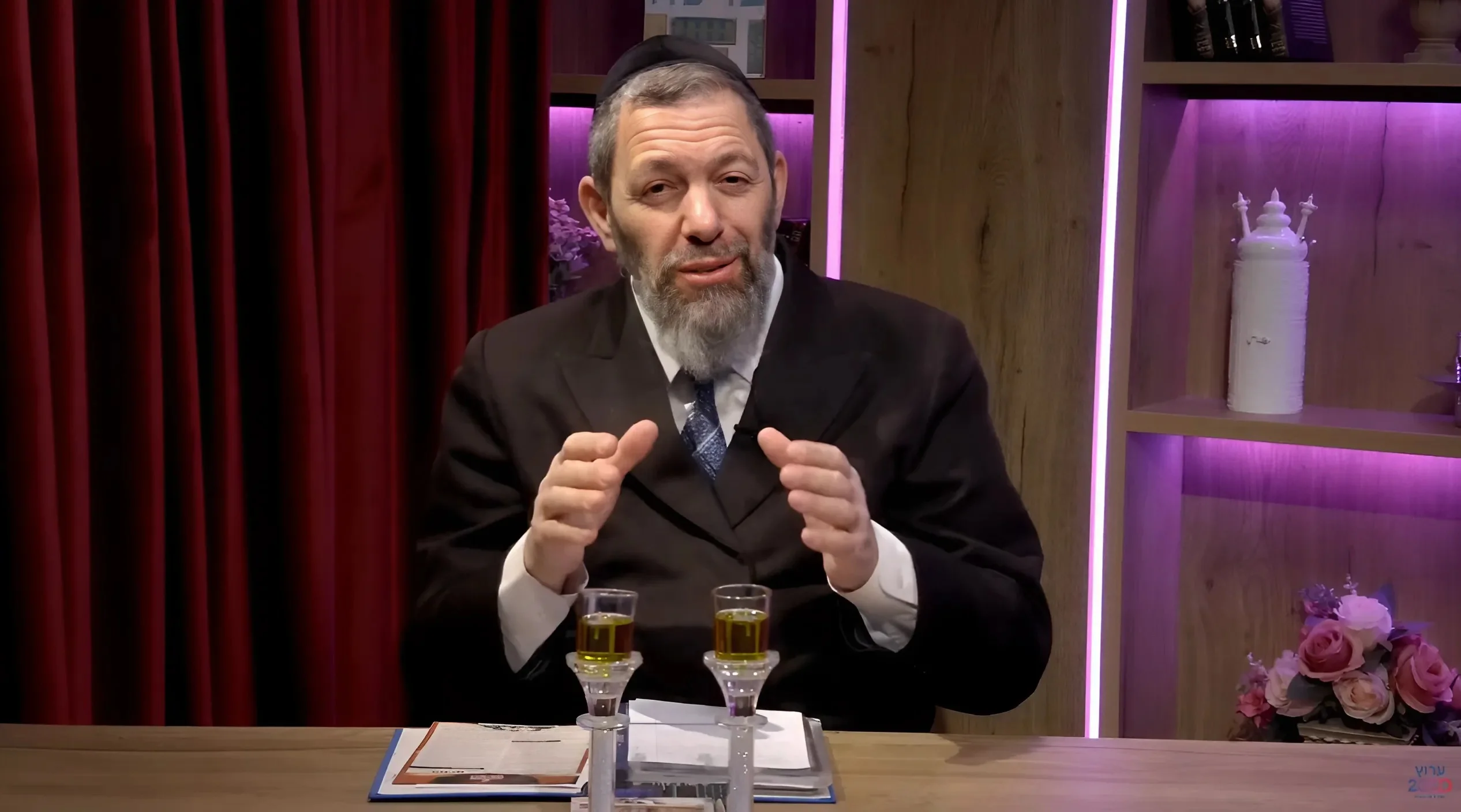 הרב עמנואל מזרחי חושף: סגולת הנרות שתפתח לך שערי הצלחה בחיים