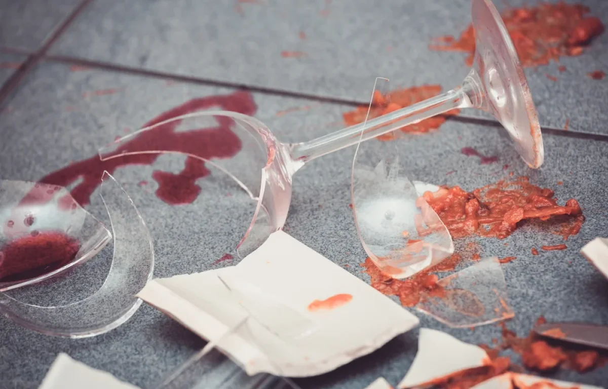 למה אישה שבעלה מתעלל בה בצורה קיצונית לא עוזבת, אלא נשארת ונכנעת?