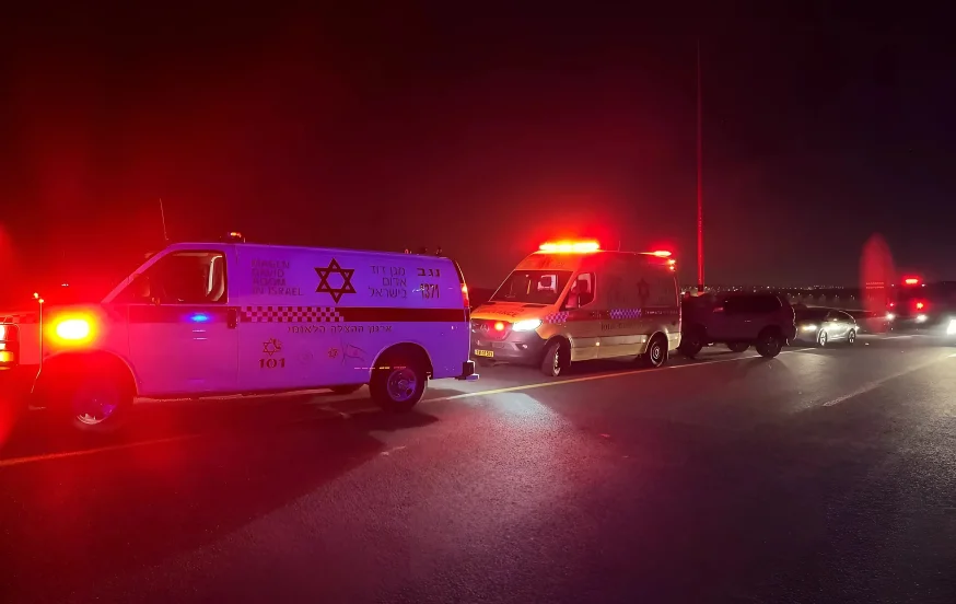 אסון בכביש 25: גבר כבן 30 נהרג בהידרדרות רכב לוואדי