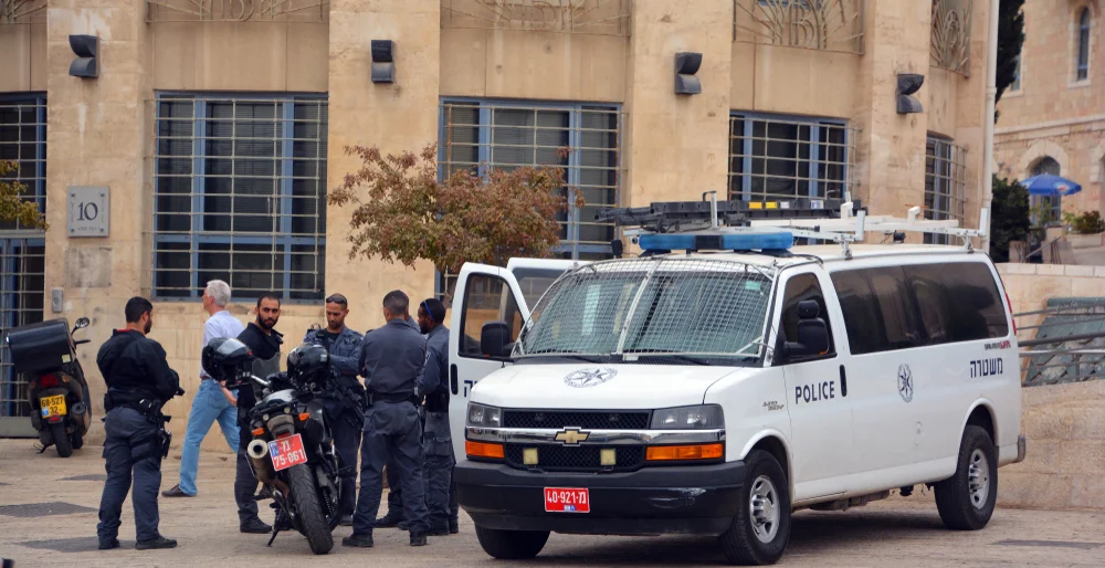 מרדף לילי ברמלה: חשוד מג'נין גנב רכב, פצע צעיר ונתפס מרדף לילי ברמלה: חשוד מג'נין גנב רכב, פצע צעיר ונתפס